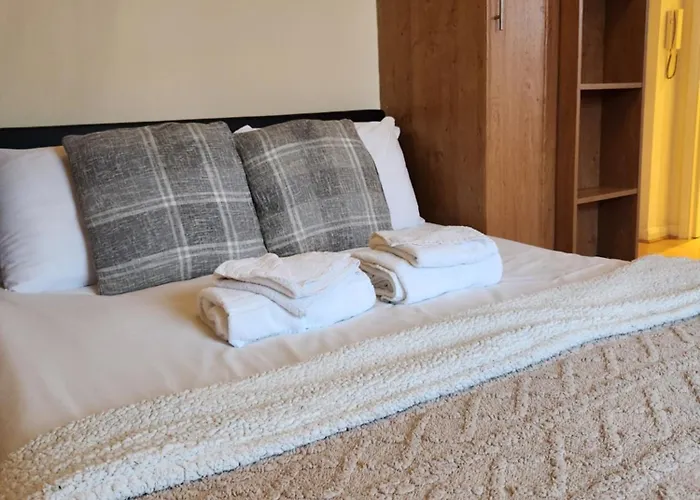 Uk Chaps Retreat: Private Chelsea Studio